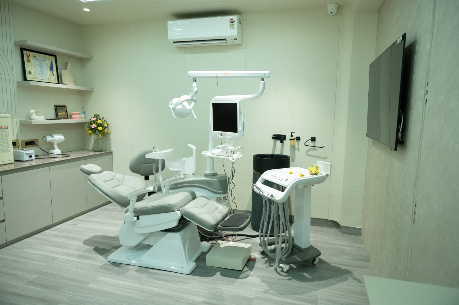 Modern treatment area at Pristine Dental