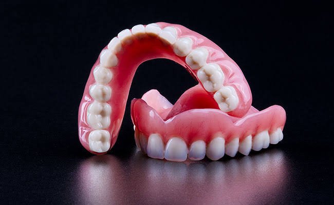 Removable dentures and prosthodontic treatment at Pristine Dental Raipur